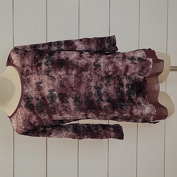 Simply Vera small purple top with sheer adornments - Picture 1 of 7